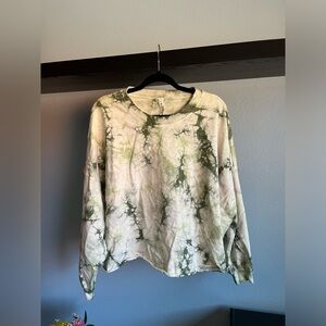 Lululemon green and white oversized crewneck